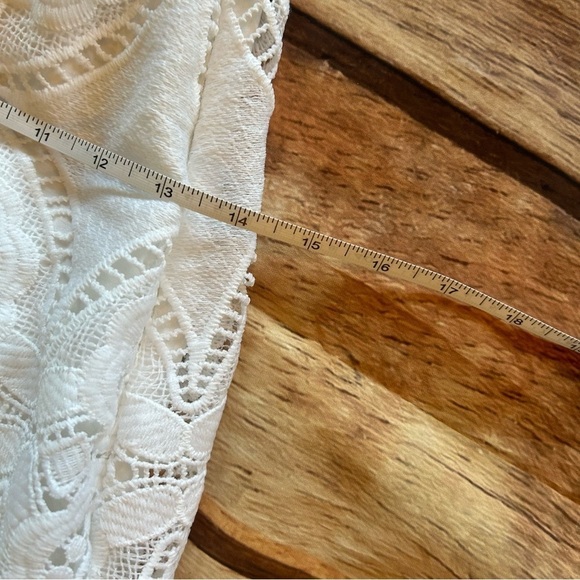 Women’s Abercrombie & Fitch Lined Lace Skirt Size 0 - Picture 9 of 12